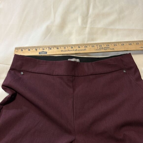 Maurice's Size Large purple skinny pants with slimming waistline/faux pockets - Picture 4 of 9